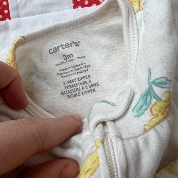 Carters sleepers/pajamas bundle - 3 mo - baby girl - Picture 3 of 6